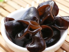 大美取柴河山泉有机黑木耳图2